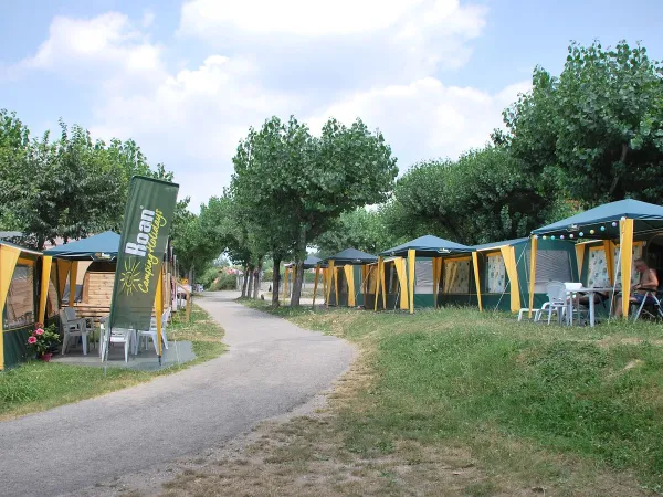 Namioty z gazebo na campingu Belvedere