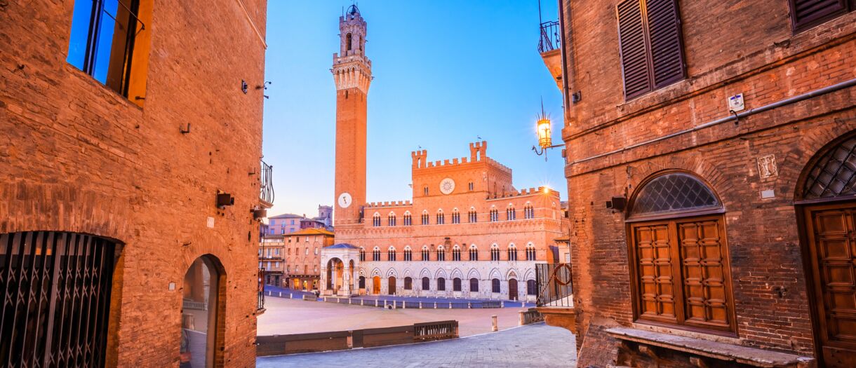 Piazza del Campo i Palazzo Pubblico w Sienie