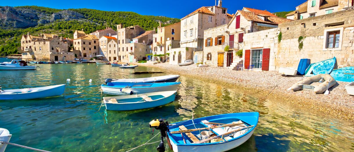 Wybrzeże wyspy Vis w Chorwacji