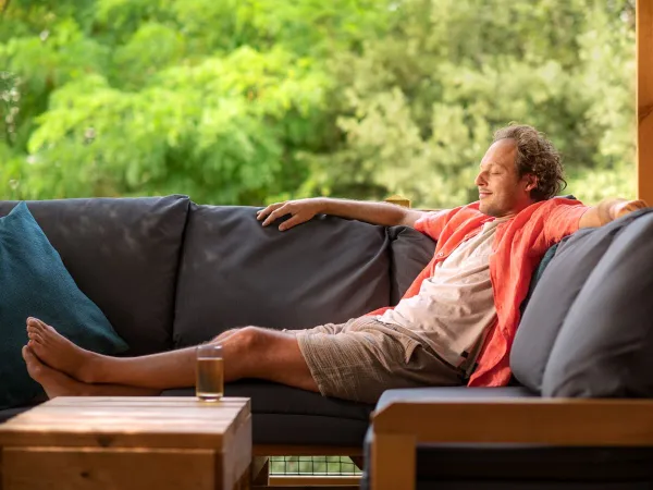 Sofa wypoczynkowa z Roan Comfort Plus Lounge.