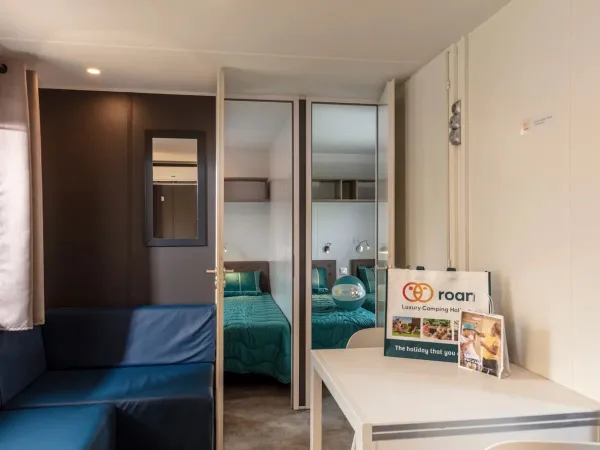 Premium Deluxe Lounge 5