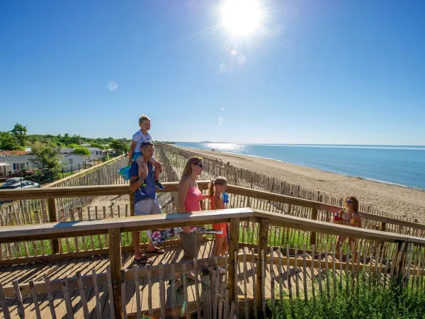 Piaszczysta plaża na kempingu Roan Méditerranée Plage.