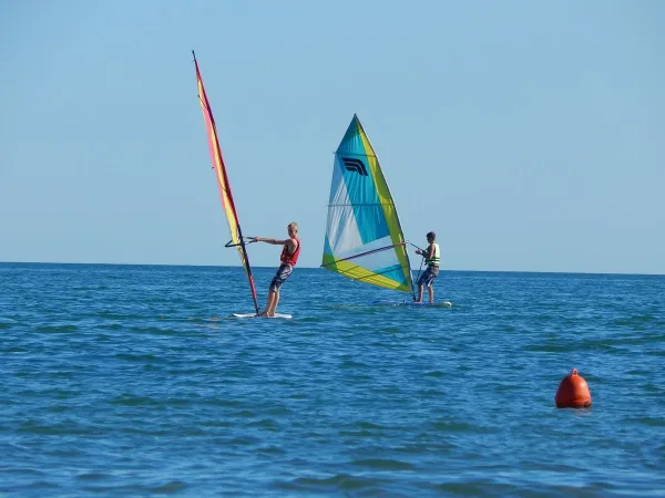 Windsurfing na kempingu Roan Pra'delle Torri.