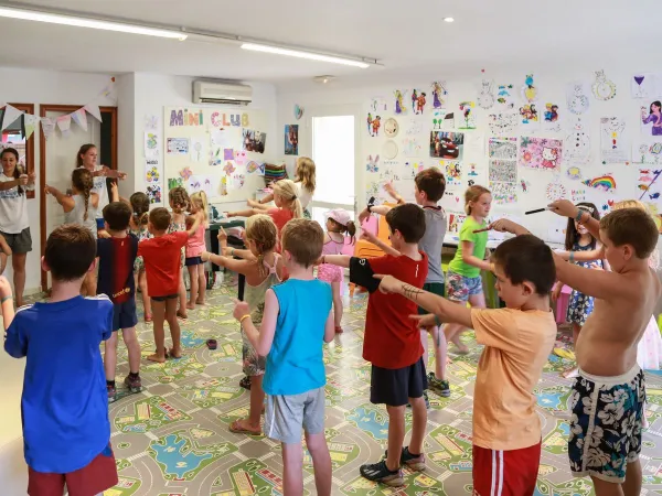 Animacje dla dzieci na kempingu Roan La Chapelle.