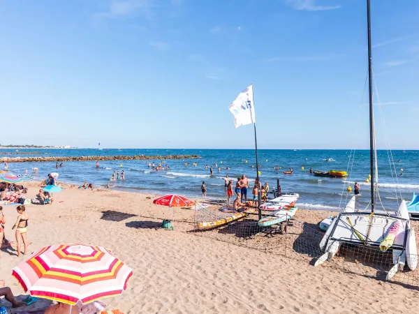 Plaża na kempingu Roan Le Napoléon.