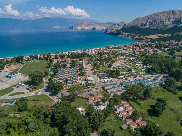 Przegląd kempingu Roan Baška Camping Resort.