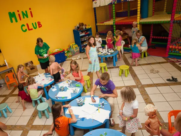 Animacje dla dzieci na kempingu Roan hu Norcenni Girasole village.