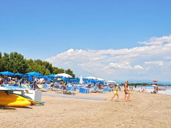 Plaża w pobliżu kempingu Roan Villaggio Turistico.