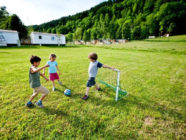 mini piłka nożna na kempingu Roan Bella Austria.