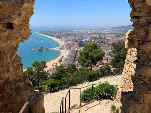 Plaża w Blanes w pobliżu kempingu Roan La Masia.