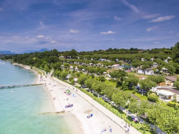 Przegląd plaży na kempingu Roan Belvedere.