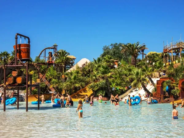 Aquapark Caribe Bay.