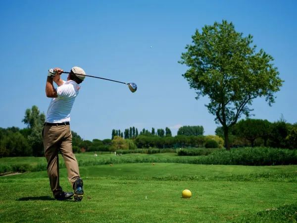 Golf na kempingu Roan w Le Vieux Port.