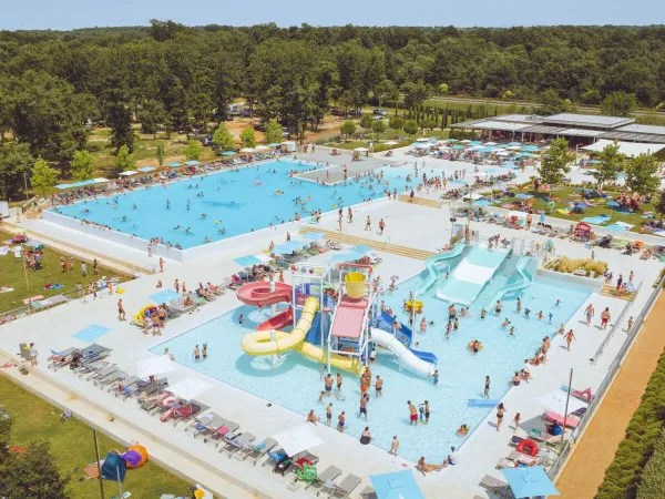 Kompleks basenowy na campingu Park Umag.