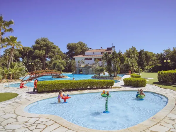 Wodny plac zabaw na campingu Playa Montroig