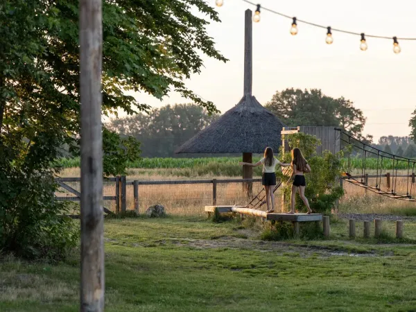 Kurs wspinaczki na kempingu Roan De Twee Bruggen.