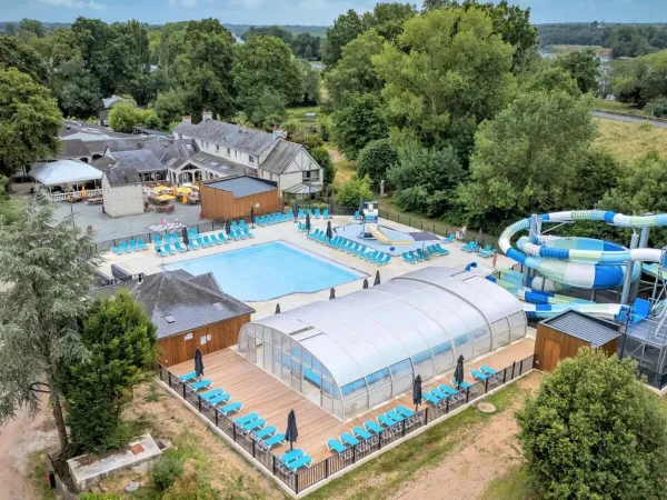 Przegląd parku wodnego na kempingu Domaine de la Brèche.