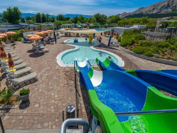 Zjeżdżalnie na kempingu Roan Baška Beach Resort