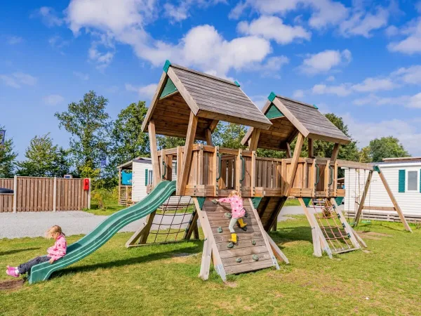 Plac zabaw na kempingu Roan Marvilla Parks Friese Meren.