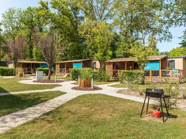 Zakwaterowanie Supreme Plus Lounge na kempingu Roan w Château de Fonrives.