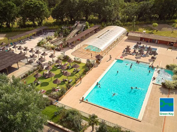 Przegląd basenu na Roan kempingu Verdon Parc.