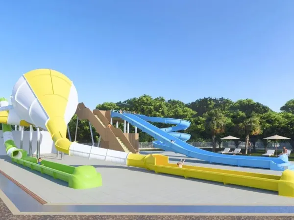 Nowe zjeżdżalnie wodne na kempingu Roan Vilanova Park.