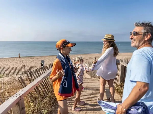 Piaszczysta plaża na kempingu Roan Méditerranée Plage.