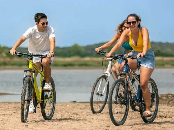 Poznaj okolicę na rowerze Roan camping Méditerranée Plage.