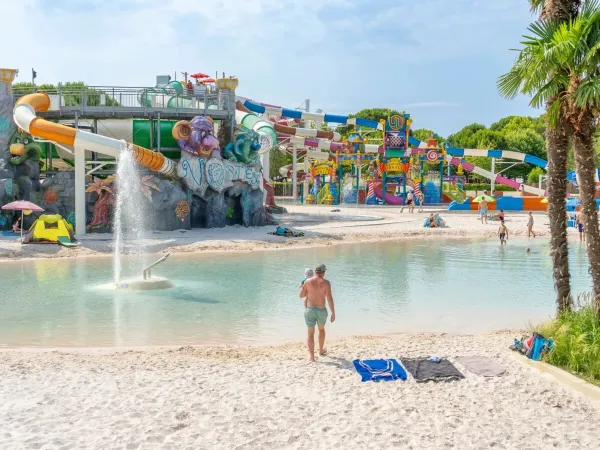 Spektakularne zjeżdżalnie z kempingu Roan Union Lido Mare.