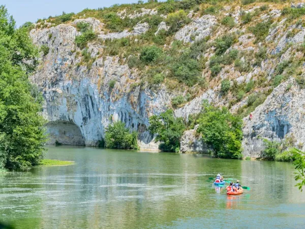 Wycieczka kajakowa w pobliżu kempingu Roan Domaine de Massereau.