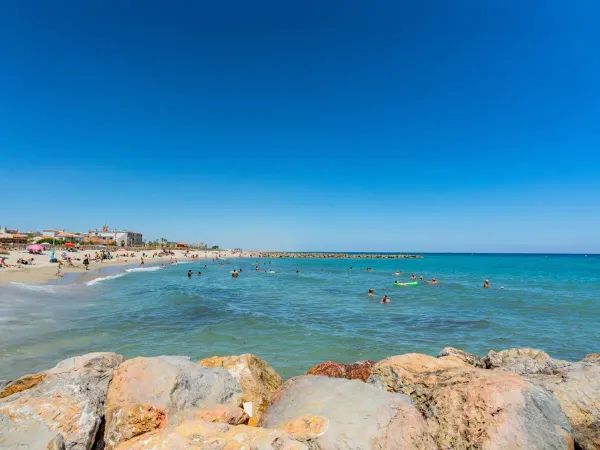 Plaża w Saint-Cyprien oddalona jest od obiektu Roan Camping Le Soleil de la Méditerranée o 800 metrów.