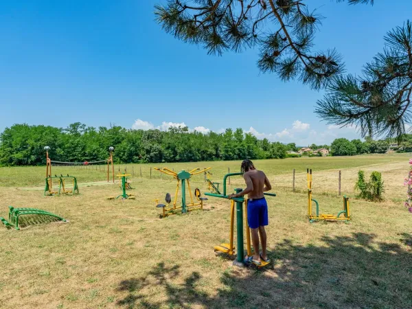 Fitness na świeżym powietrzu na kempingu Roan La Grand'Terre.