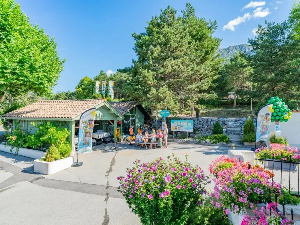 Mini-klub na kempingu Roan Les Collines de Castellane.