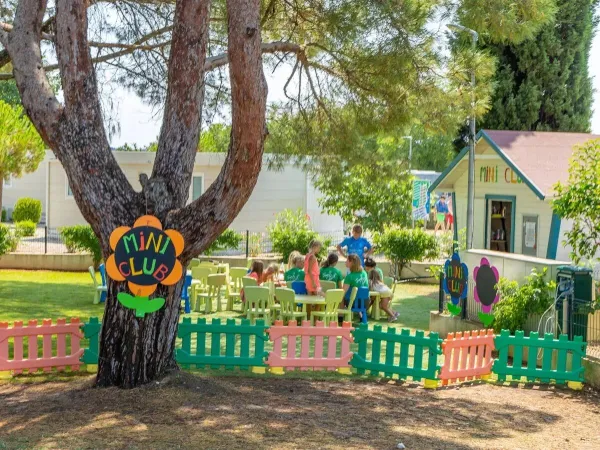 Klub dla dzieci na kempingu Roan Valkanela.