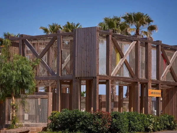 Sprzęt wspinaczkowy na kempingu Roan Le Petit Mousse.