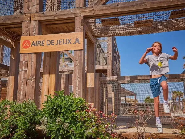 Wyposażenie placu zabaw na kempingu Roan Le Petit Mousse.