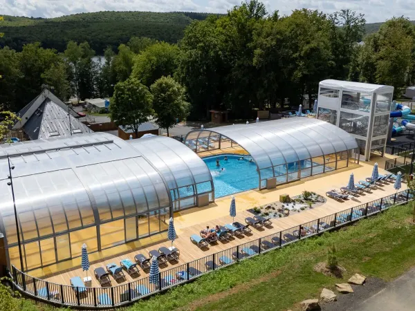 Basen i zjeżdżalnie w Le Lac des Vieilles Forges.