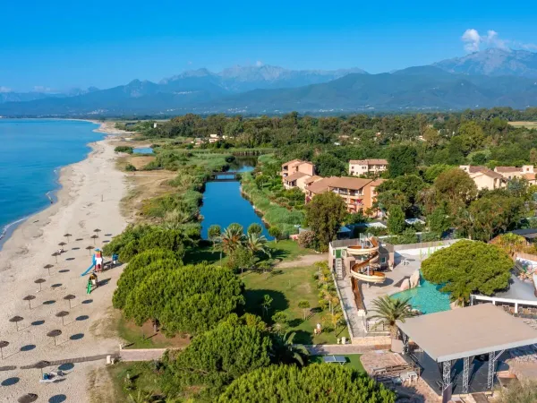 Przegląd kempingu Roan Arinella Bianca na Korsyce.