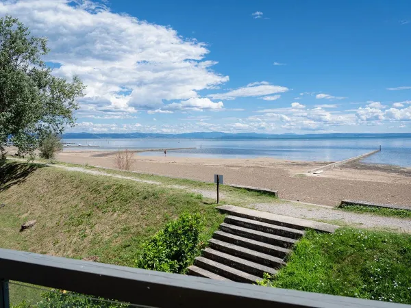 Krótka przeprawa przez wydmy na kempingu Roan Tanuta Primero.