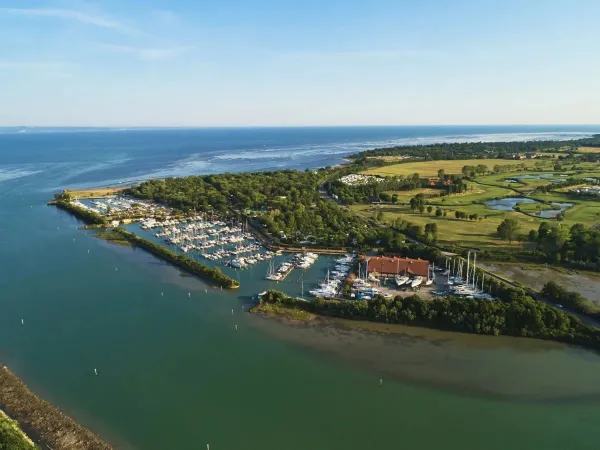 Port w pobliżu kempingu Roan Tanuta Primero.
