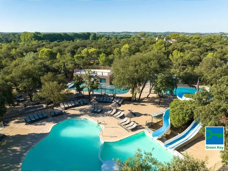 Przegląd pięknego kempingu Roan Domaine de Massereau.