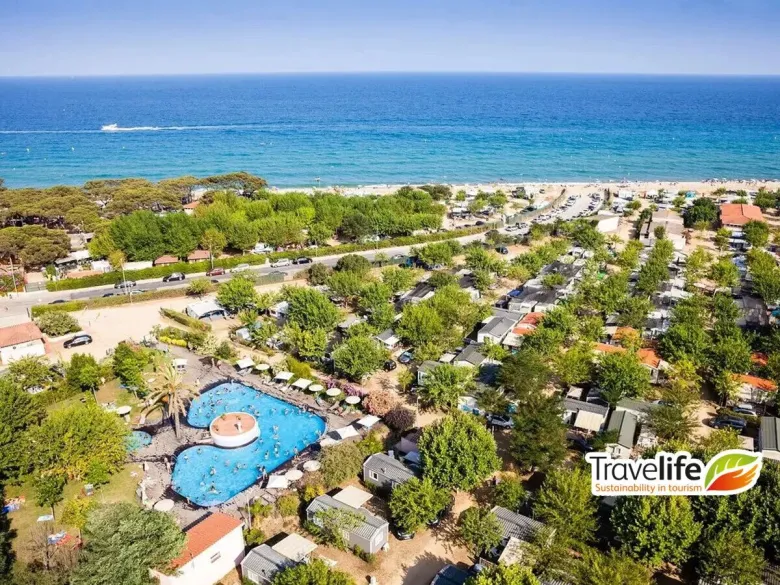 Kemping Roan Alannia El Pinar sfotografowany z góry.