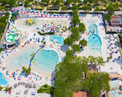 Przegląd kompleksu basenów kempingu Roan Union Lido Mare.