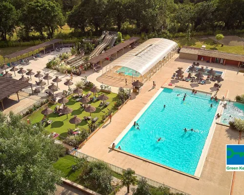 Przegląd basenu na Roan kempingu Verdon Parc.