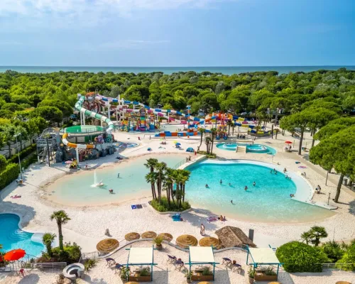 Przegląd kompleksu basenów kempingu Roan Union Lido Mare.