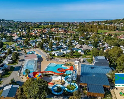 Kompleks basenów na kempingu Roan La Vallée.