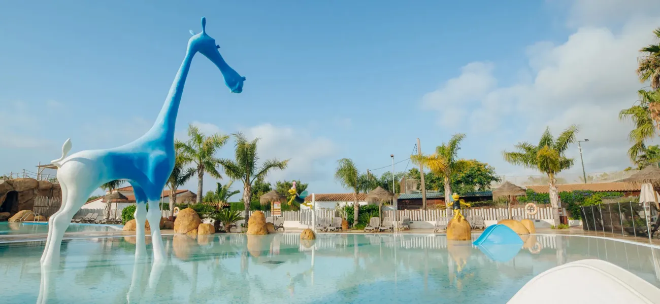 Basen dla dzieci na kempingu Alannia Els Prats.