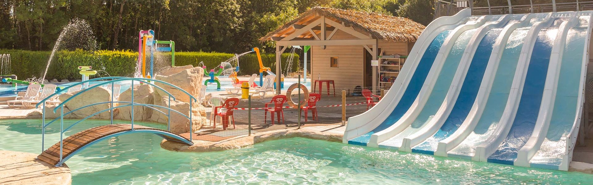Baseny na campingu Le Val de Bonnal