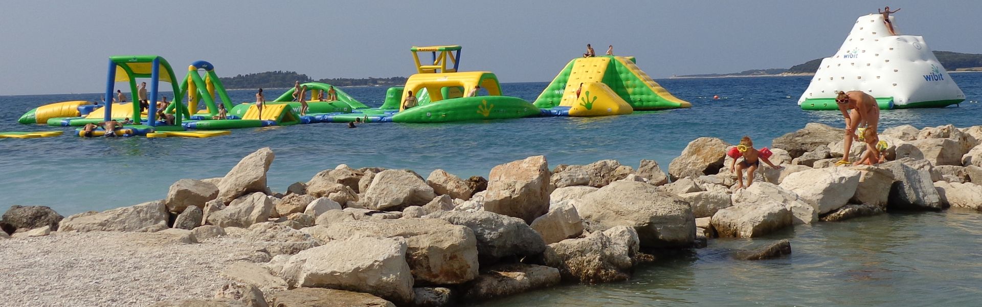 Plaża na campingu Bi Village w Chorwacji