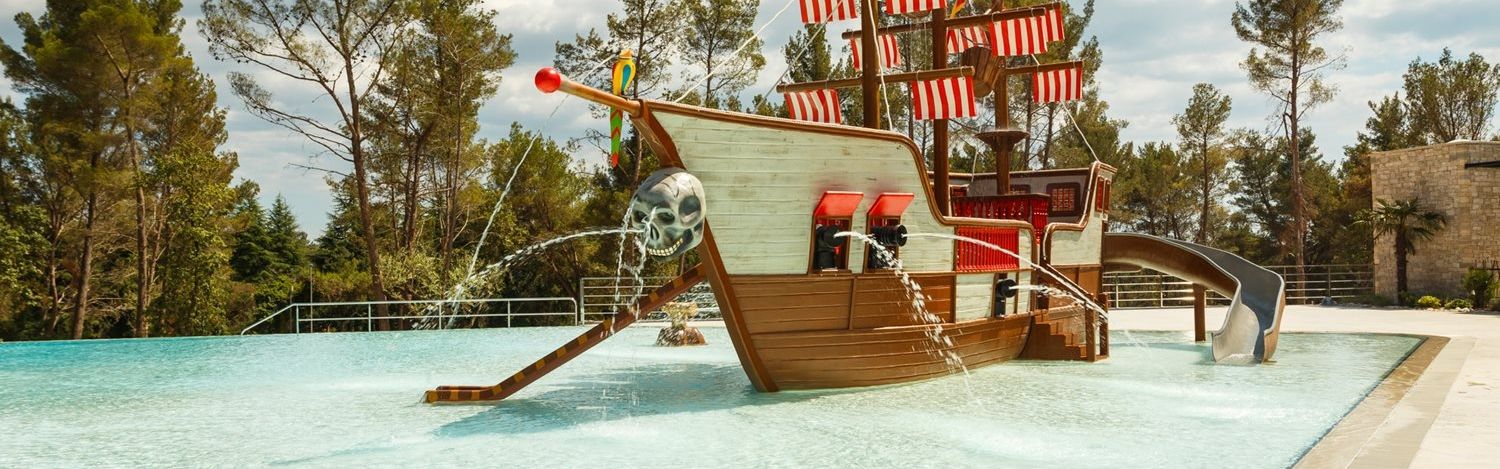 Baseny na campingu Santa Marina Boutique w Chorwacji